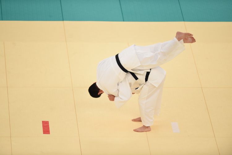 河南开通6列足协杯“球迷专列”，从郑州、洛阳等多地始发