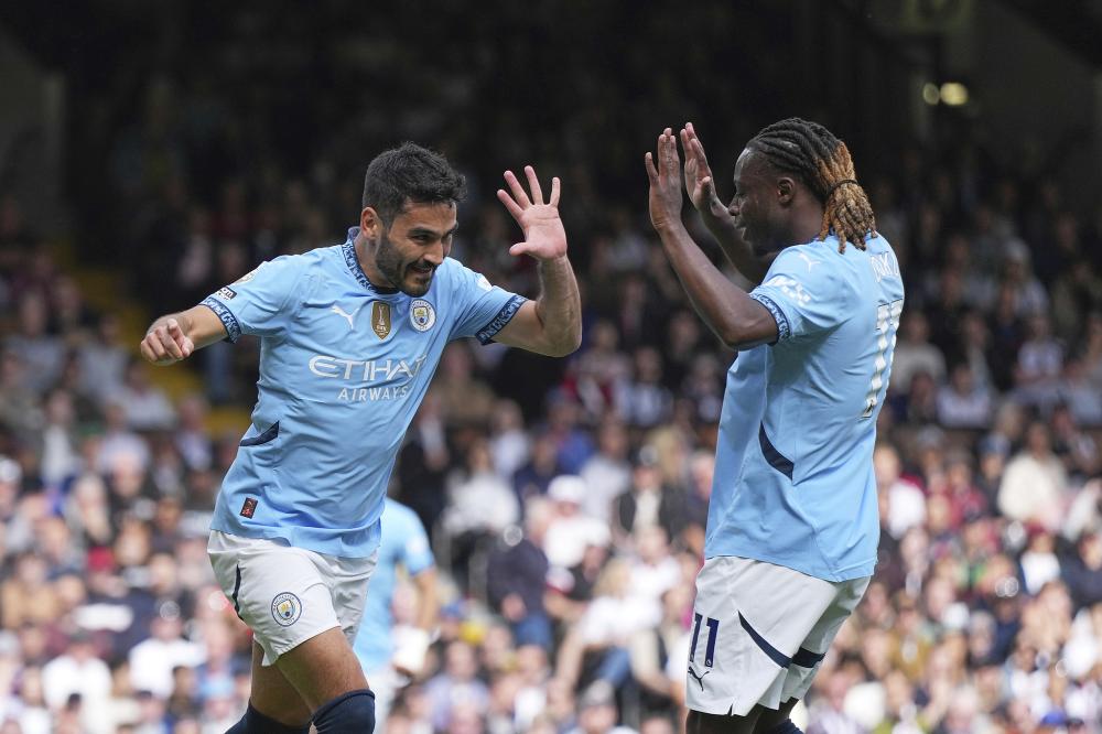 莱万传记：巴萨曾要求停止进球，不然需付给拜仁250万奖金