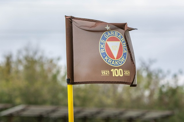 显然是不容 显然是不容